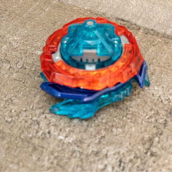 Beyblade Burst Evolution Genesis Valtryek V3 With Random Launcher Anime Bey Toy - Picture 3 of 4